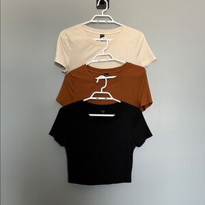 🟡3/$15 Pack of 3 SHEIN Short Sleeve Crop Tops - Cream, Brown, Black